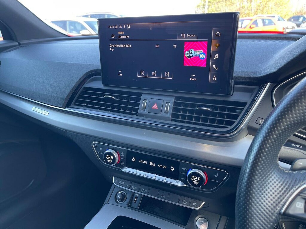 Audi Q5 S Line Black #12