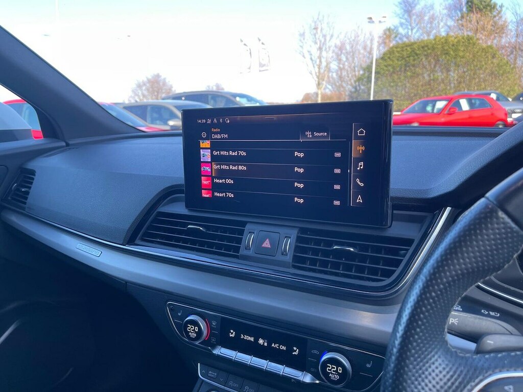 Audi Q5 S Line Black #11