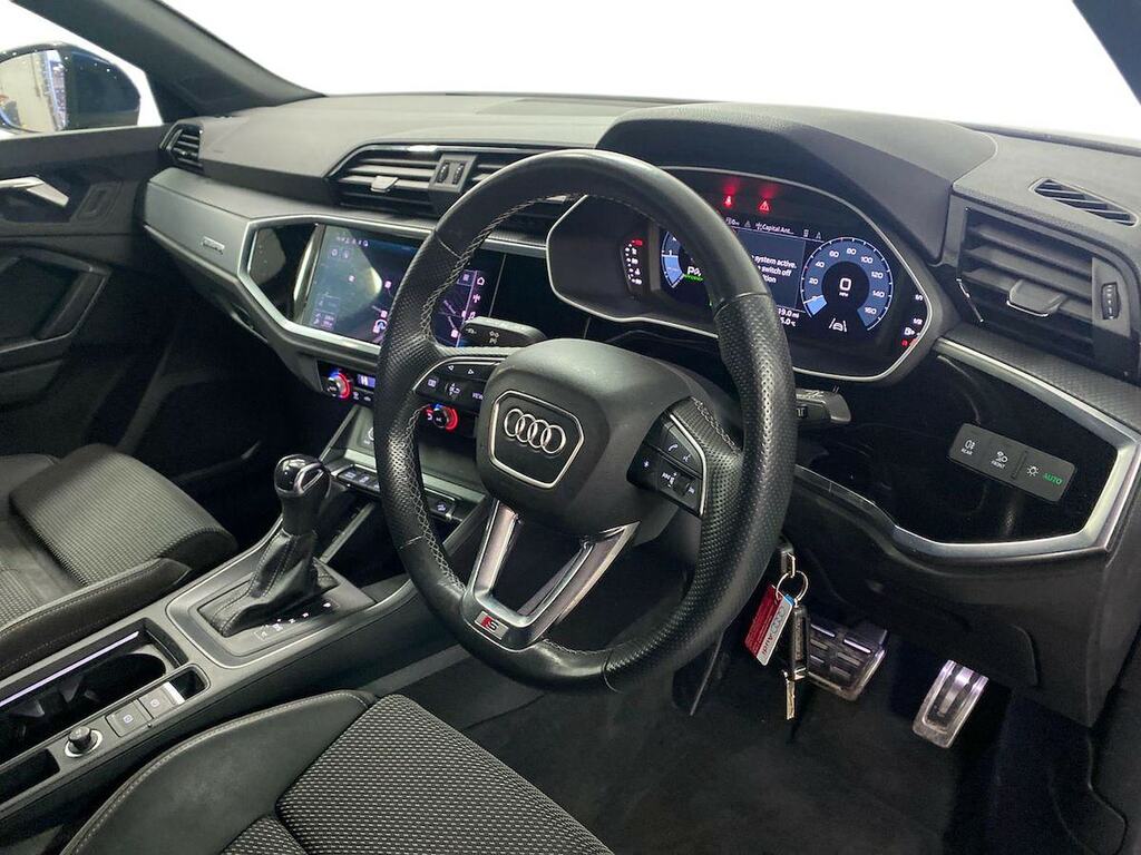 Audi Q3 Technik Blue #15
