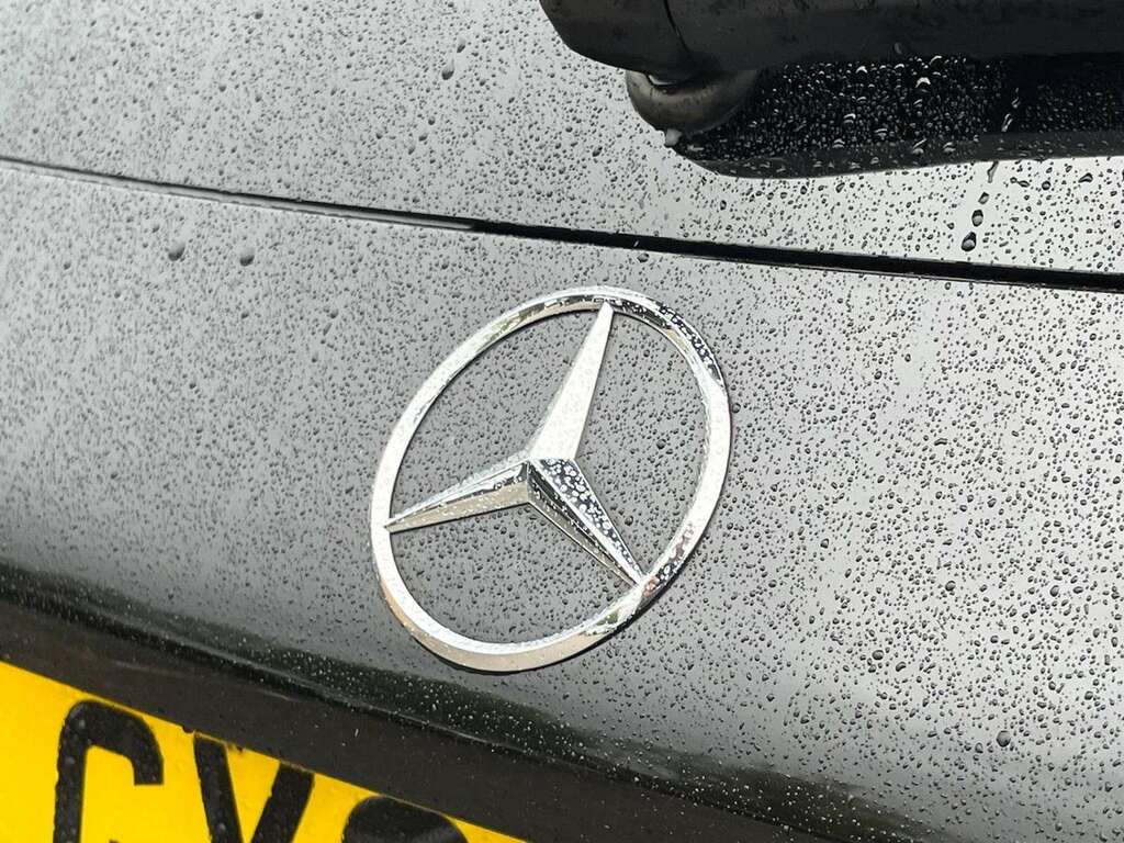 Mercedes-Benz GLC Class White #35