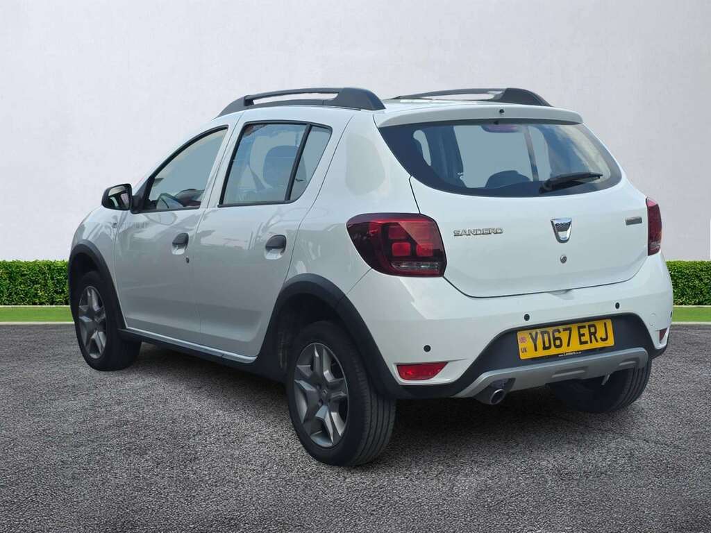 Dacia Sandero Stepway 1.5 Dci Laureate YD67ERJ White #2