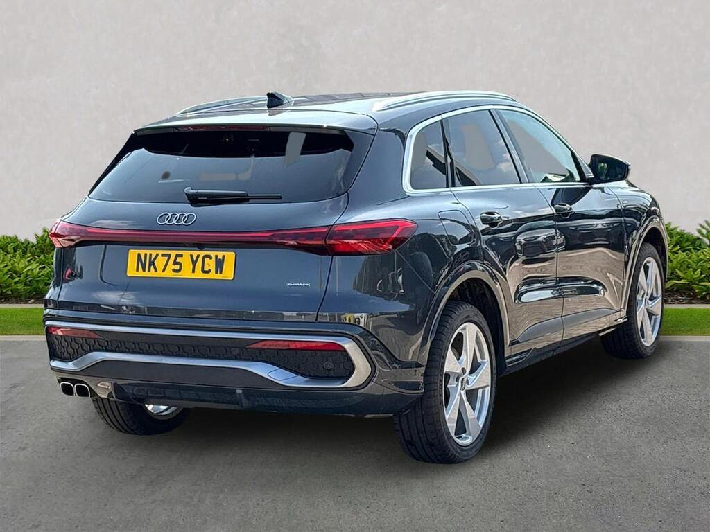 Audi Q5 Launch Edition Black #18