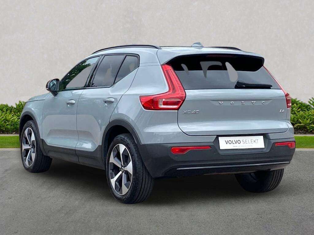 Volvo XC40 2.0 B4p Plus Dark Grey #2