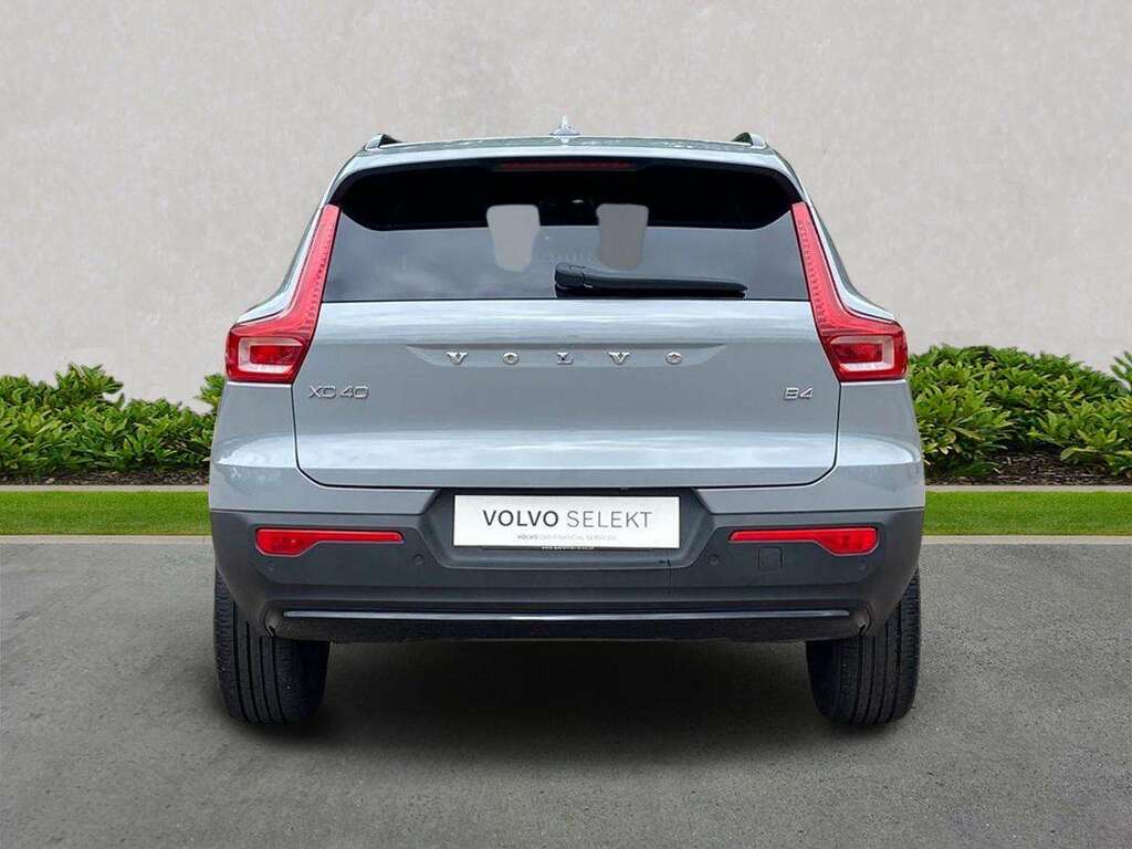 Volvo XC40 2.0 B4p Plus Dark Grey #4