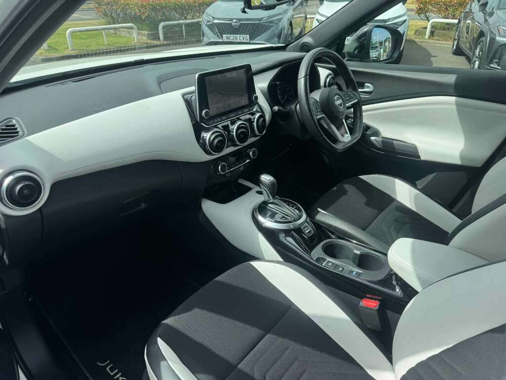 Nissan Juke 1.6 Hybrid Tekna NU23GPO White #2