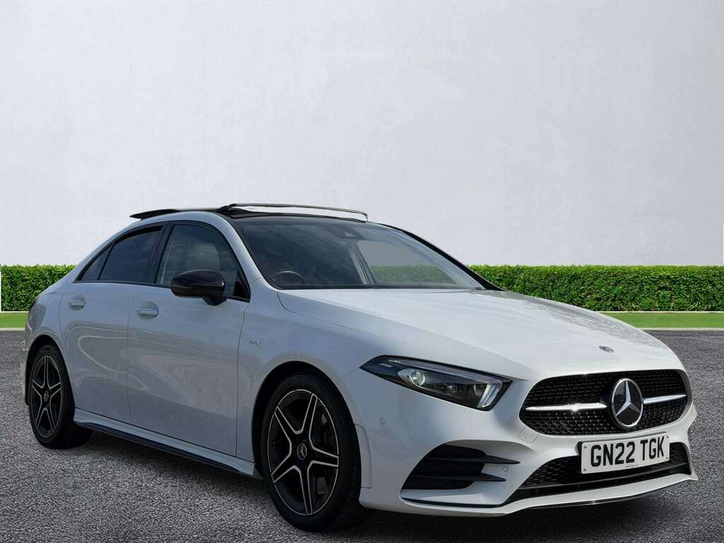 Mercedes-Benz A Class A250 Amg Line Premium Plus Edition White
