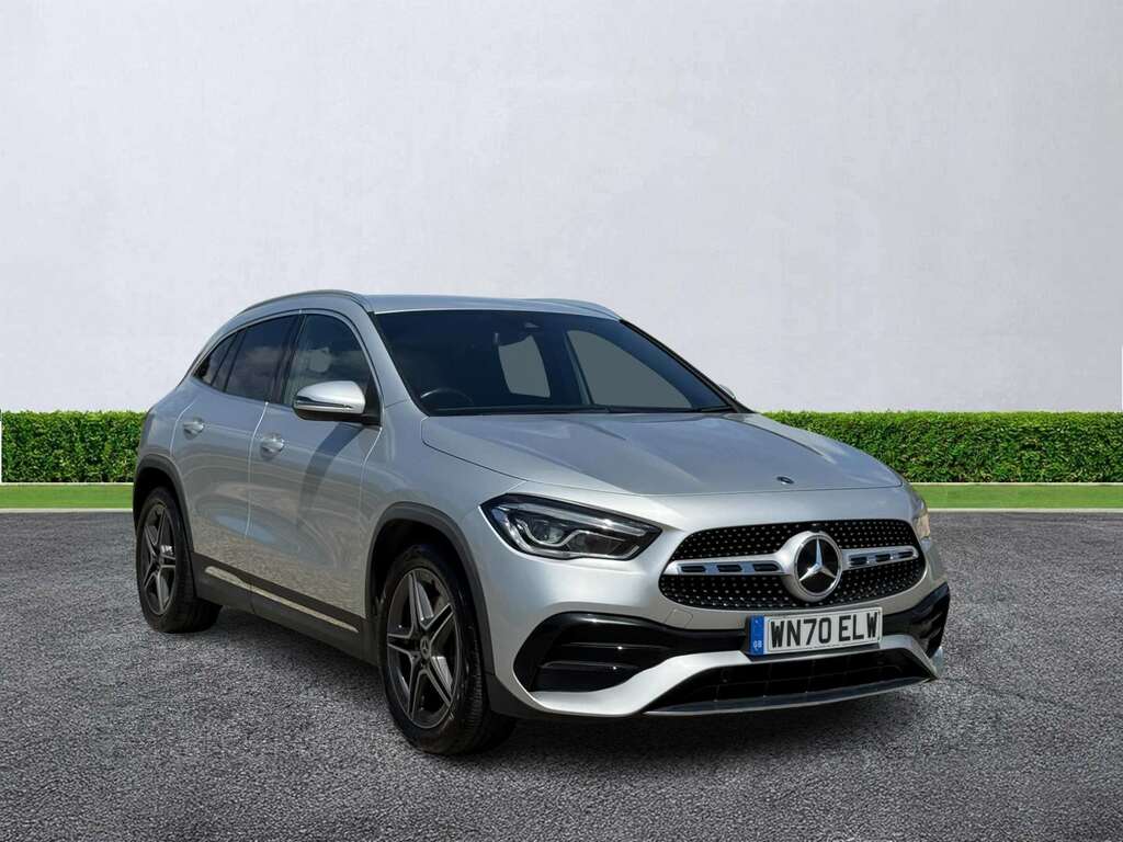 Mercedes-Benz GLA Class Gla 200 Amg Line Silver
