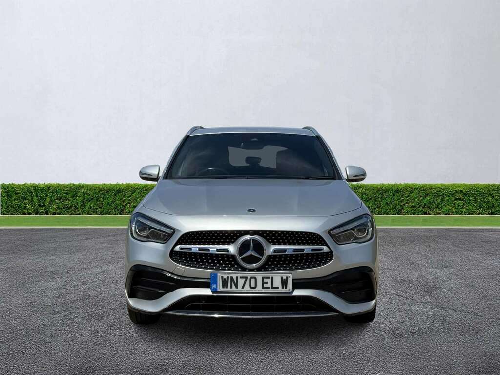 Mercedes-Benz GLA Class Gla 200 Amg Line Silver #2