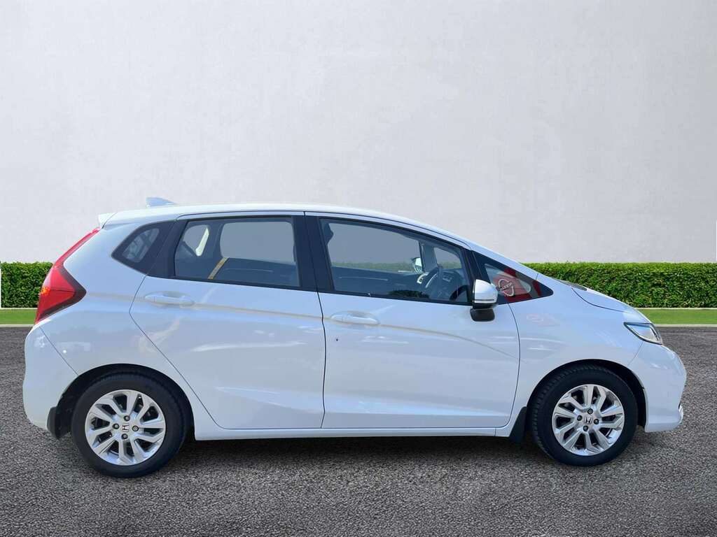 Honda Jazz 1.3 I-vtec Se Cvt PX69JYC White #3