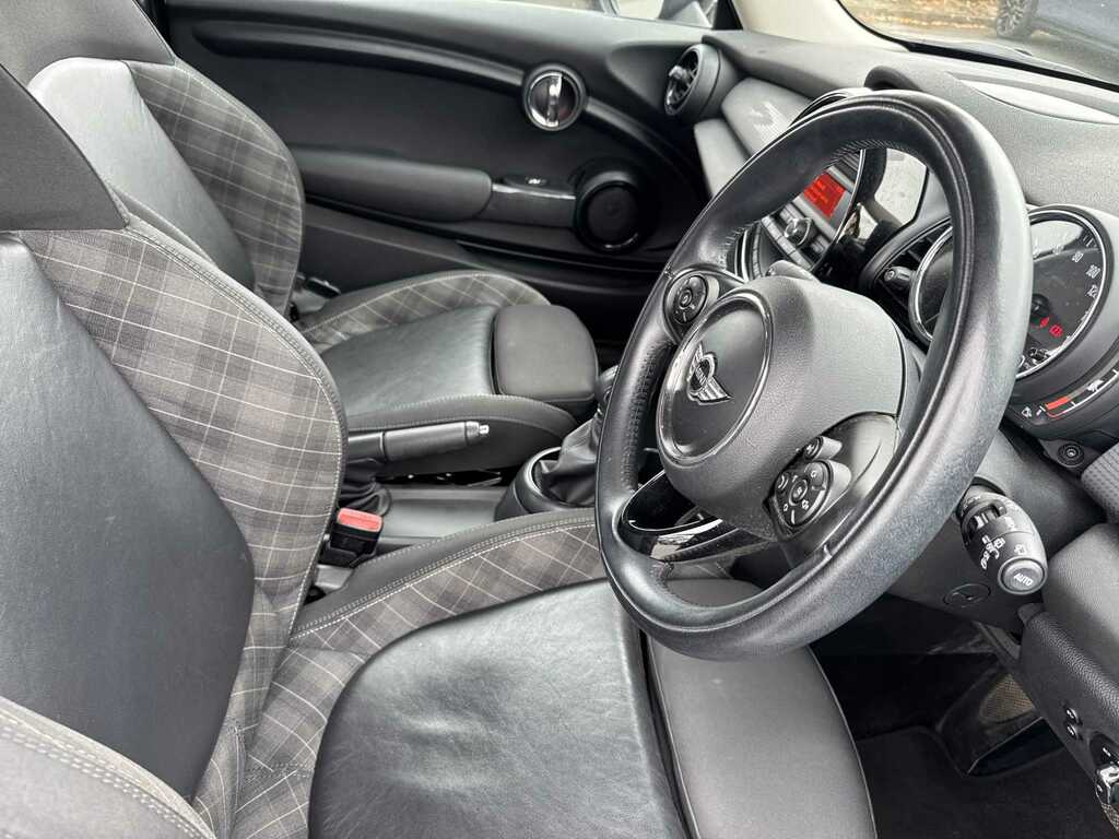 Mini Hatch 5-Door Cooper S Sport Red #21