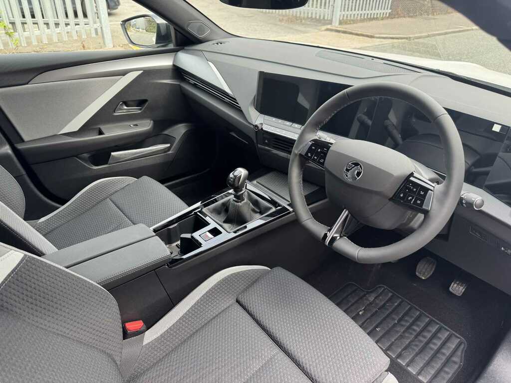 Vauxhall Astra 1.6L Design Grey #13