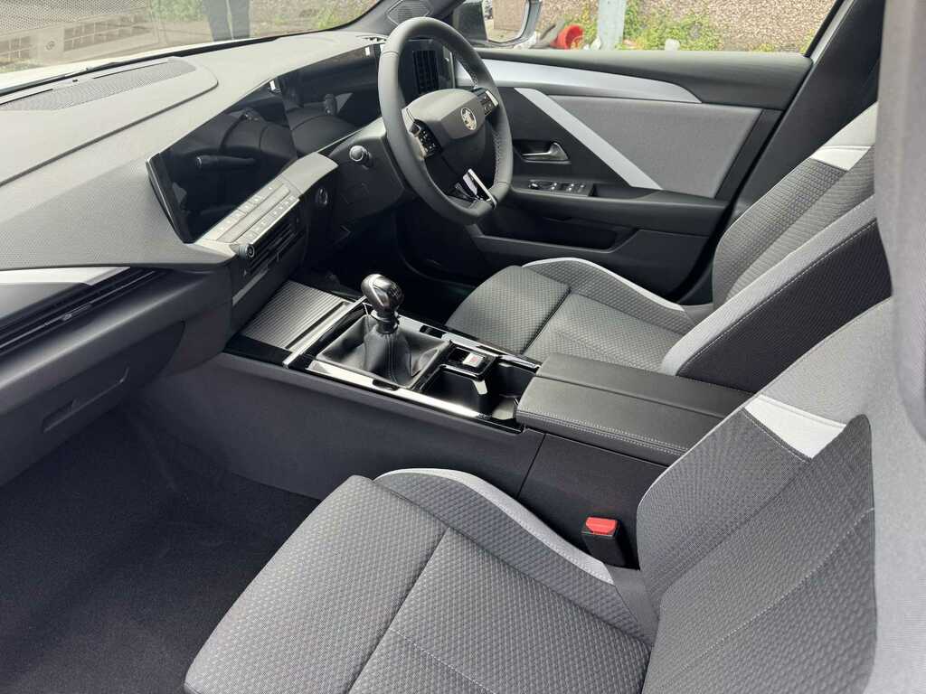Vauxhall Astra 1.6L Design Grey #7