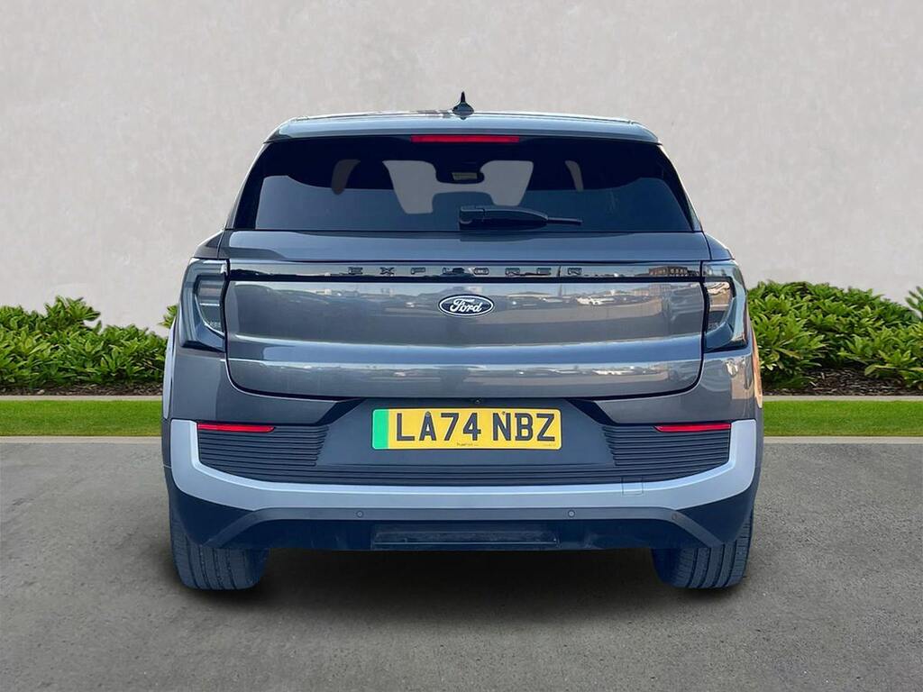 Ford Explorer Extended Range 77Kwh Premium Suv Black #4
