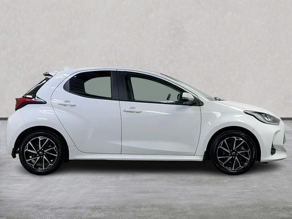 Toyota Yaris 1.5 Vvt-h Design Hatchback Hybrid E-cvt BMZ1333 White #3