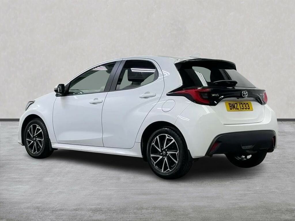 Toyota Yaris 1.5 Vvt-h Design Hatchback Hybrid E-cvt BMZ1333 White #2
