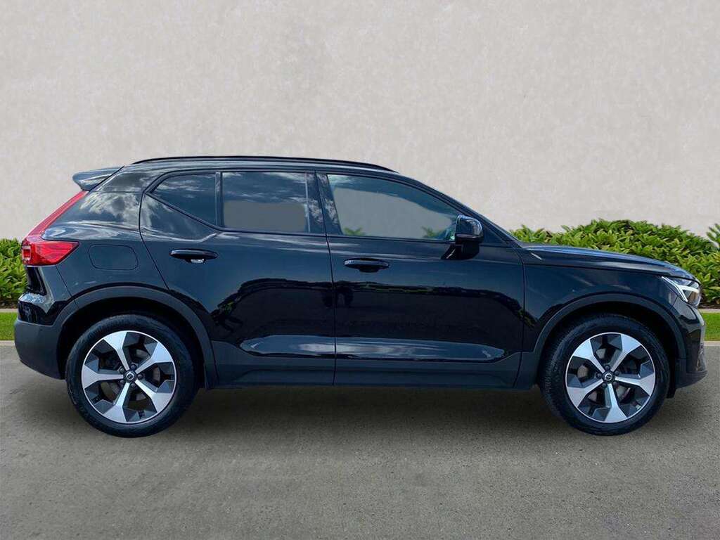 Volvo XC40 2.0 B4p Ultimate Dark AV23WTR Black #3