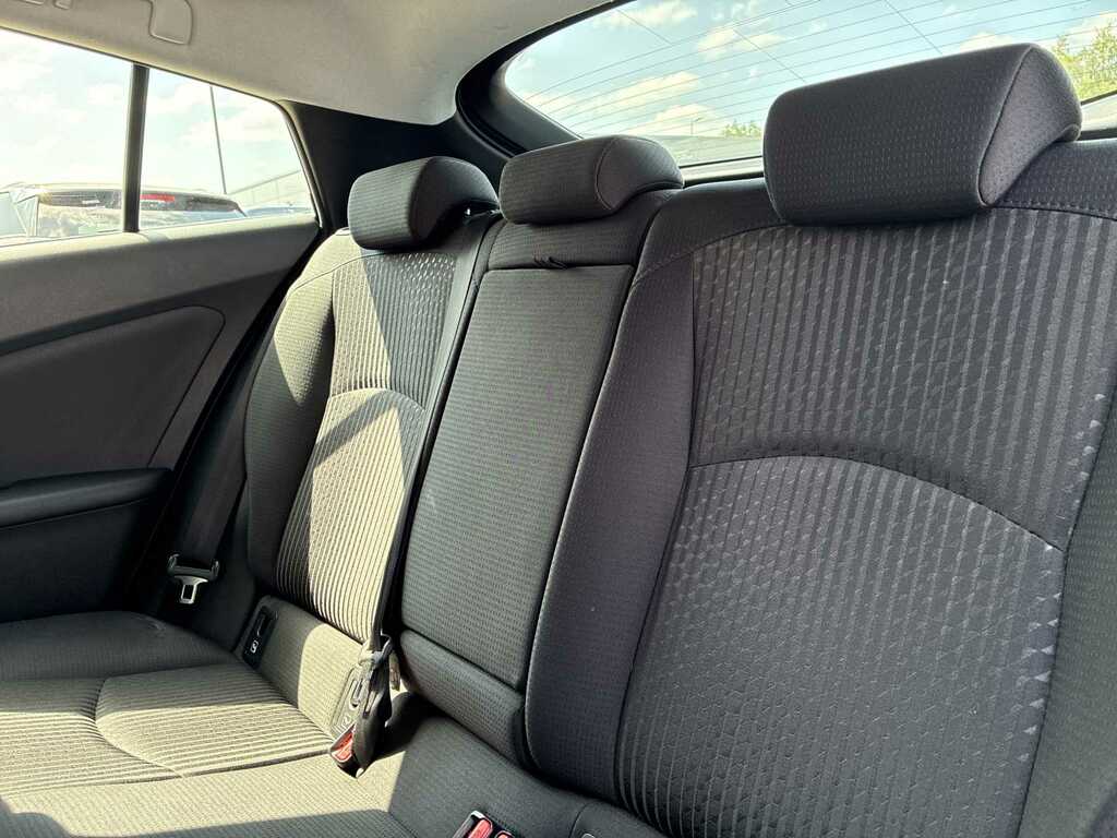Toyota Prius Hatchback Silver #15