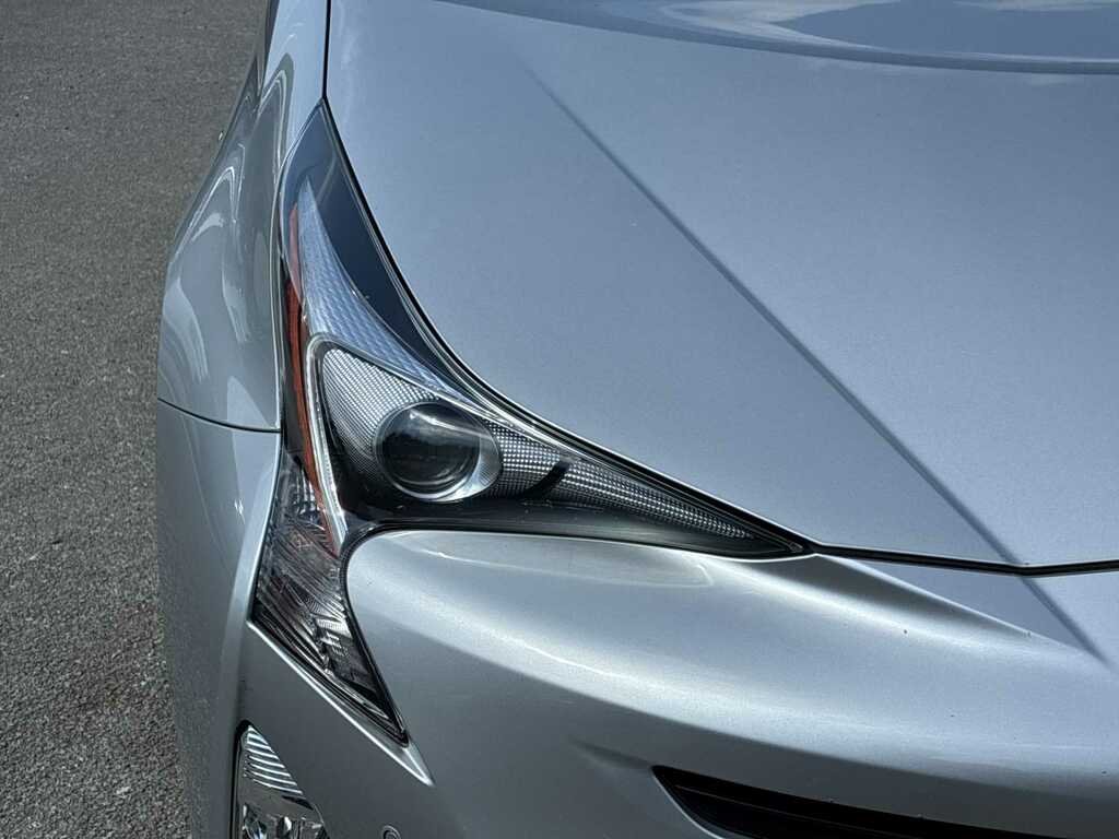 Toyota Prius Hatchback Silver #27
