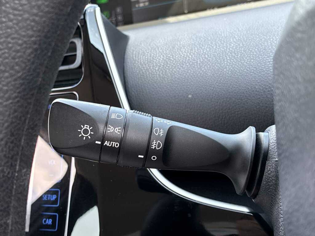 Toyota Prius Hatchback Silver #25