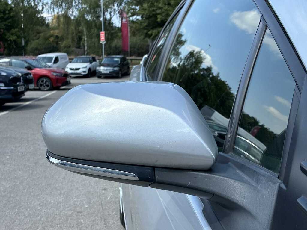 Toyota Prius Hatchback Silver #30