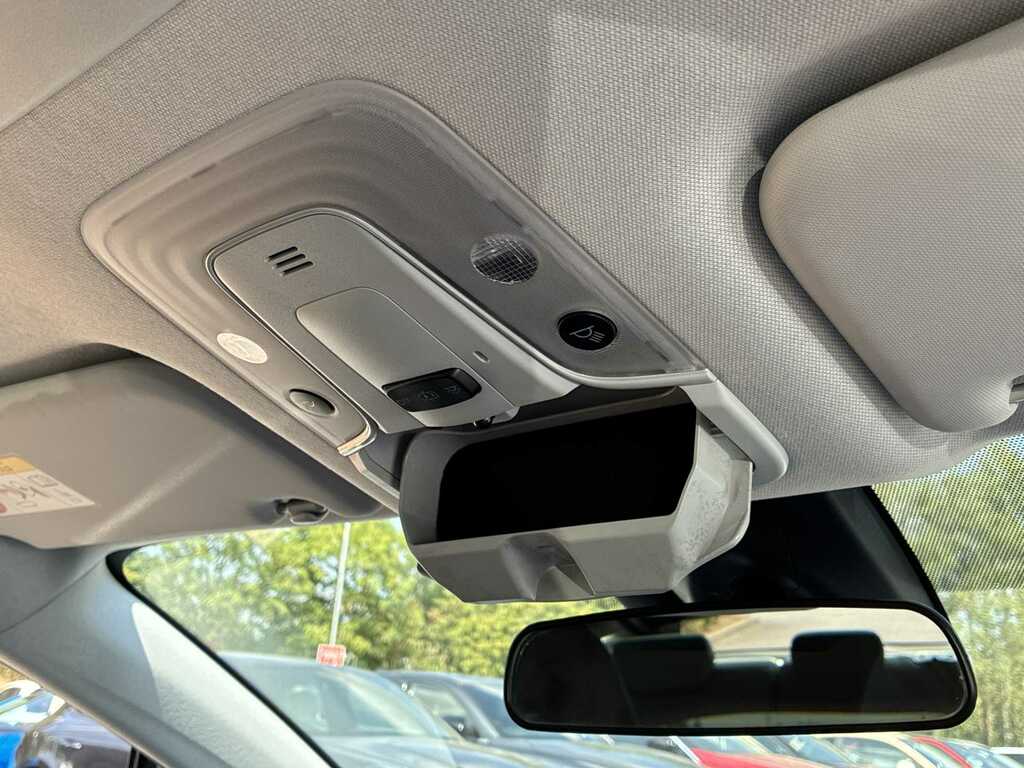 Toyota Prius Hatchback Silver #13