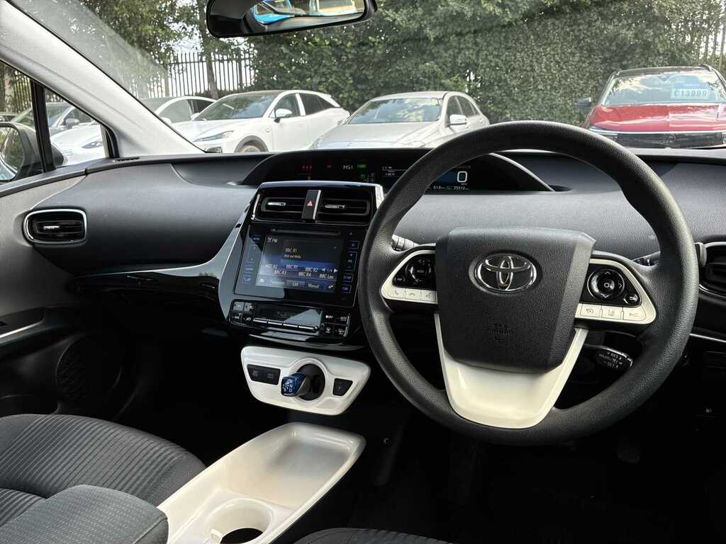 Toyota Prius Hatchback Silver #14