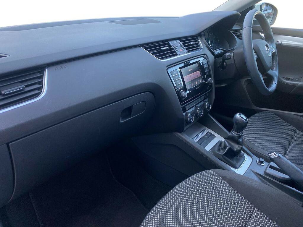 Skoda Octavia 1.4 Tsi Se Hatchback Euro 5 Ss White #6