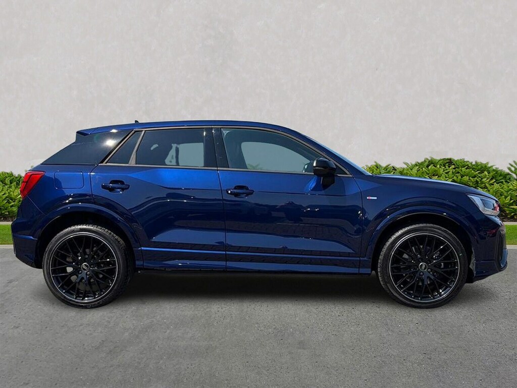 Audi Q2 35 Tfsi Black Edition S Tronic Blue #3