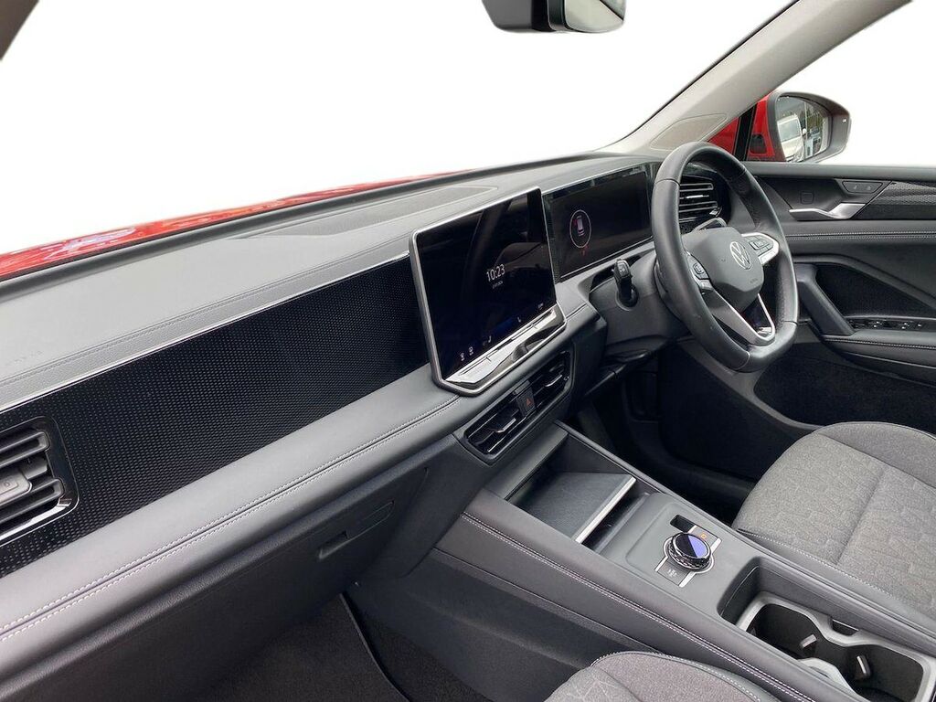 Volkswagen Tiguan 1.5 Etsi Mhev Life Suv Hybrid Dsg Euro YY74UBZ Red #6
