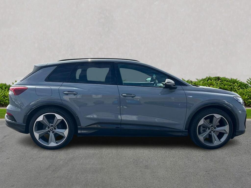 Audi Q4 E Tron 45 Black Edition Suv 82Kwh 286 LN74UEG Grey #3