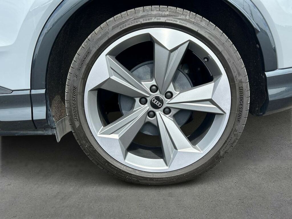 Audi Q4 E Tron 45 Black Edition Suv 82Kwh 286 LN74UEG Grey #6