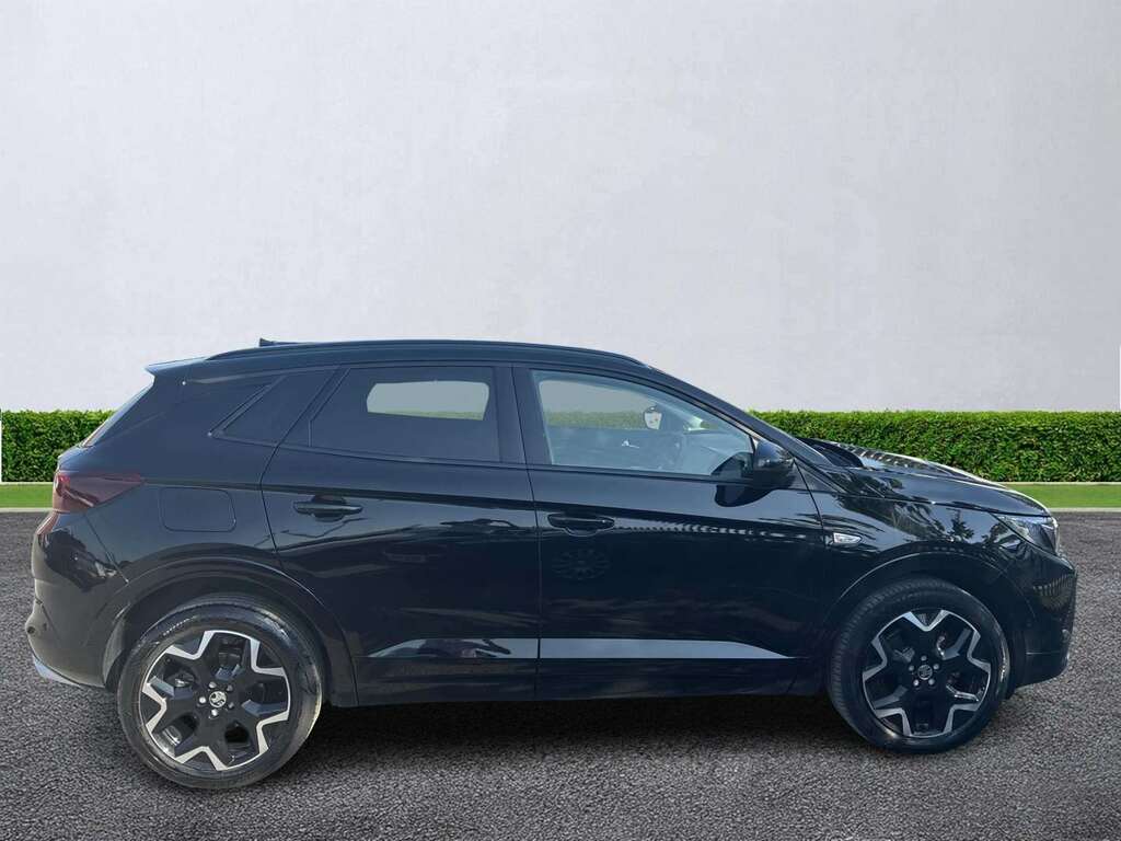 Vauxhall Grandland 1.2 Hybrid 136 Ultimate E-dct6 Black #3
