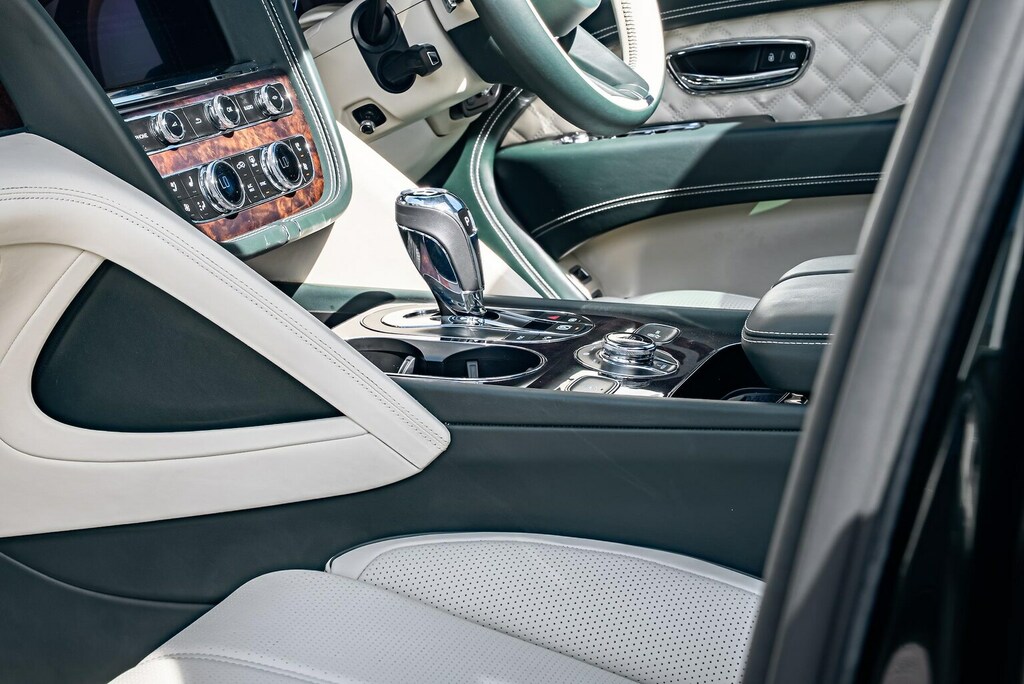 Bentley Bentayga S V8 Silver #11