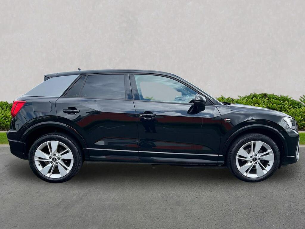Audi Q2 35 Tfsi S Line S Tronic YW72KHX Black #3