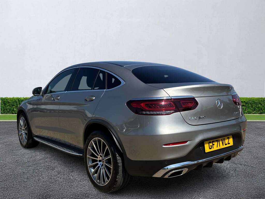 Mercedes-Benz GLC Class Glc 300 4Matic Amg Line Premium 9G-tronic Silver #2