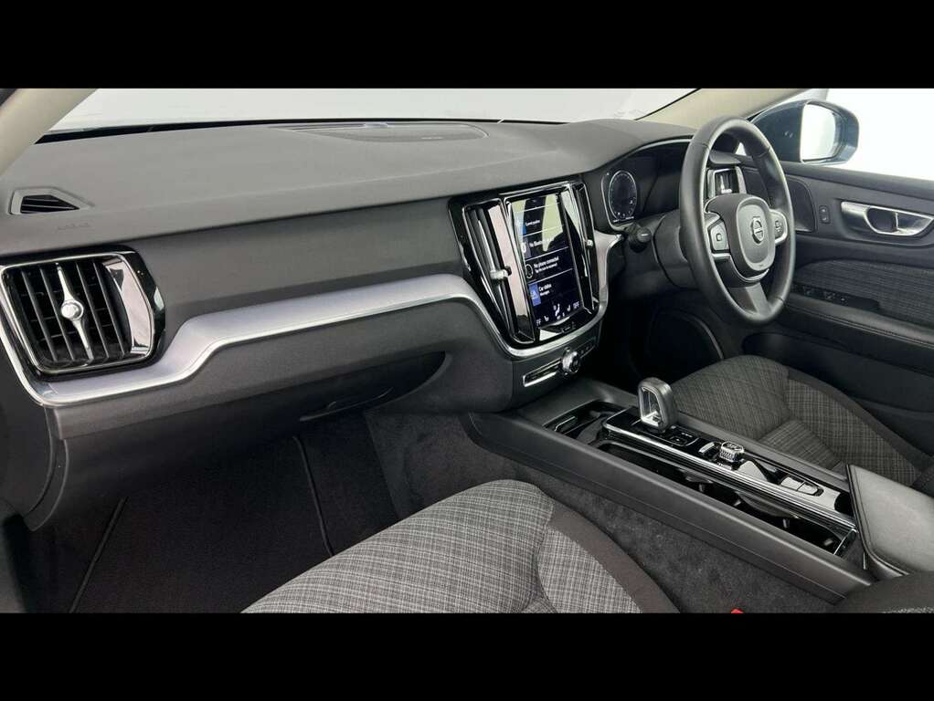 Volvo V60 R Design Black #12