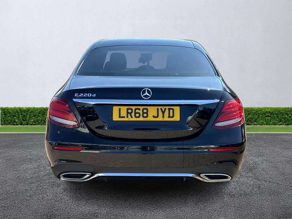 Mercedes-Benz E Class E220d Amg Line 9G-tronic Black #4