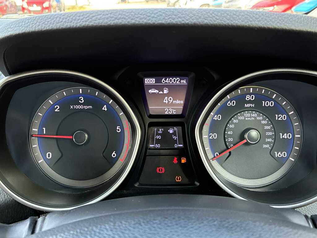 Hyundai I30 Hatchback White #9
