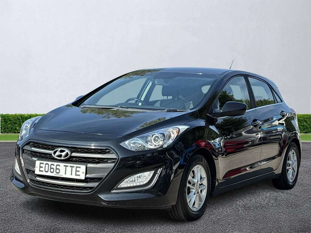 Hyundai I30 Hatchback White #19