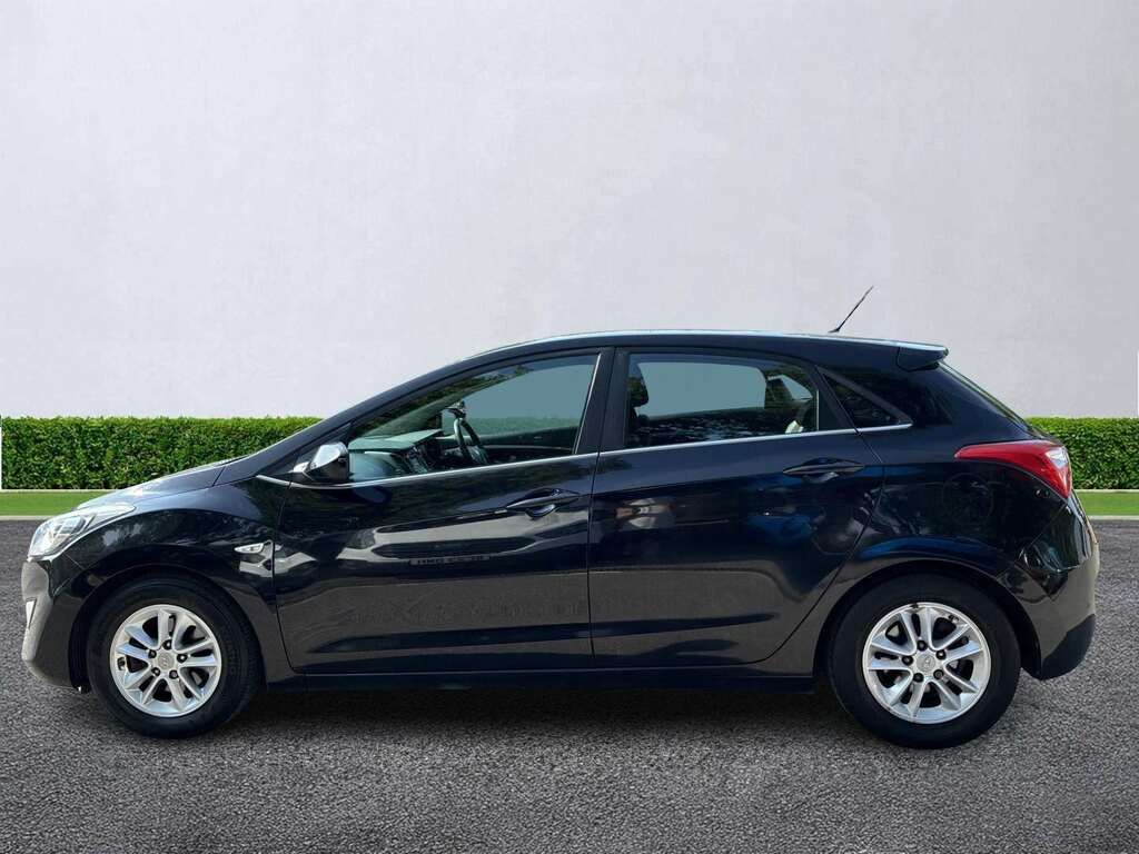 Hyundai I30 Hatchback White #18