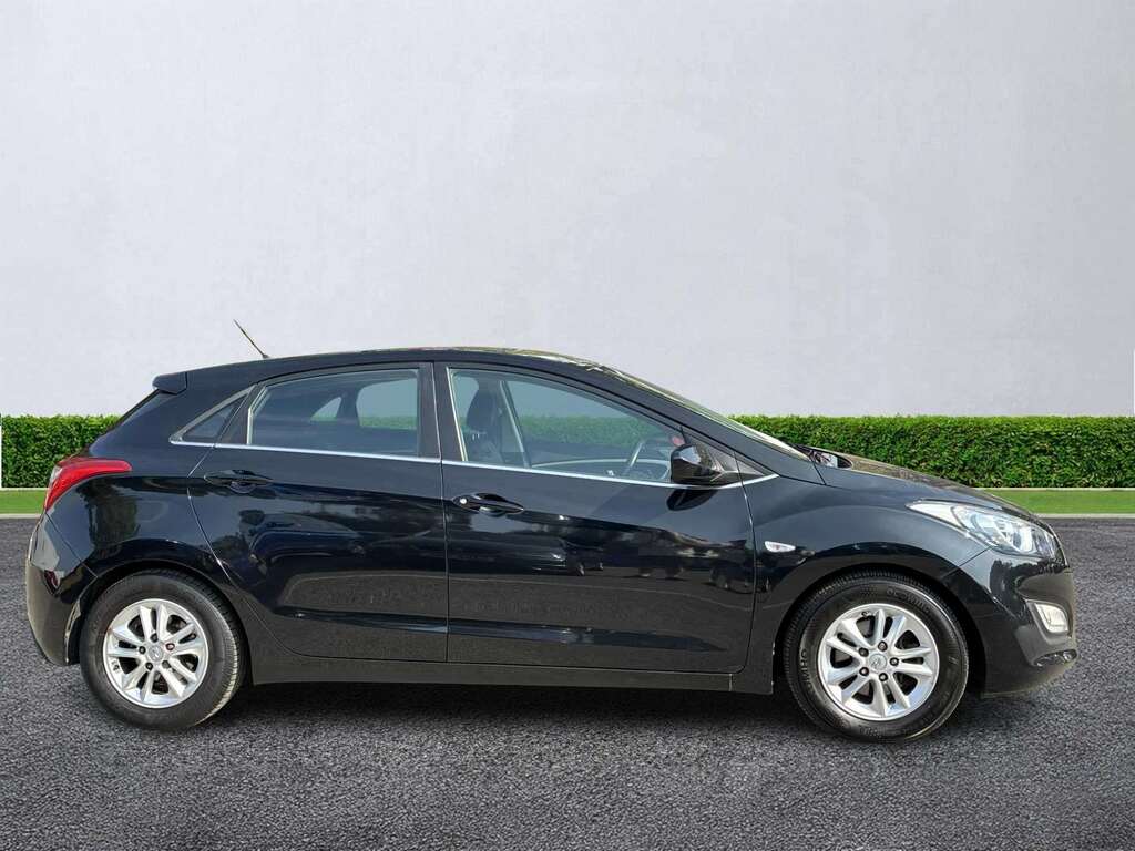 Hyundai I30 1.6 Crdi Blue Drive Se Black #3