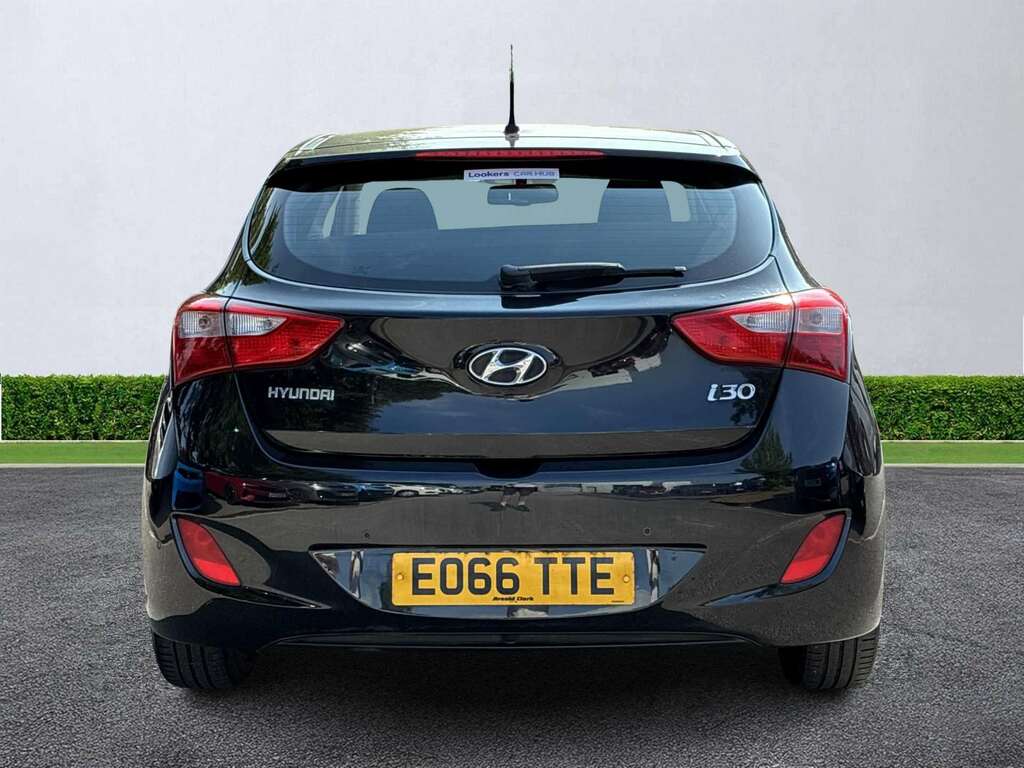 Hyundai I30 1.6 Crdi Blue Drive Se Black #4