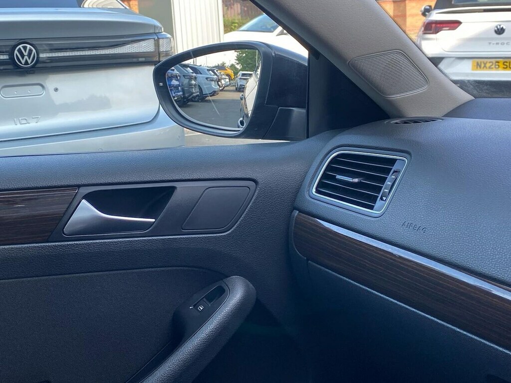 Volkswagen Jetta Blue #17