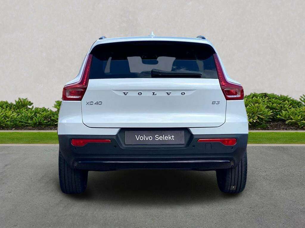 Volvo XC40 2.0 B3p Plus Dark GF74WNW White #4