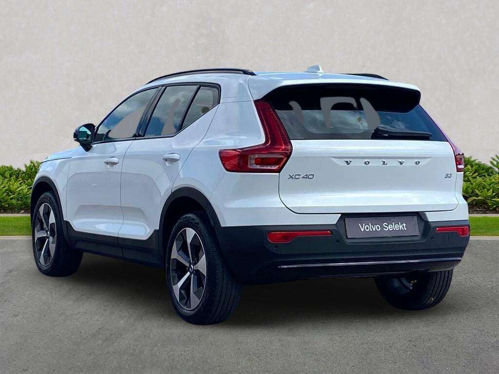 Volvo XC40 2.0 B3p Plus Dark GF74WNW White #2