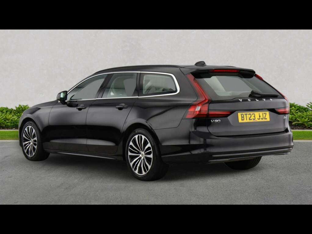 Volvo V90 2.0 B4p Core Black #2