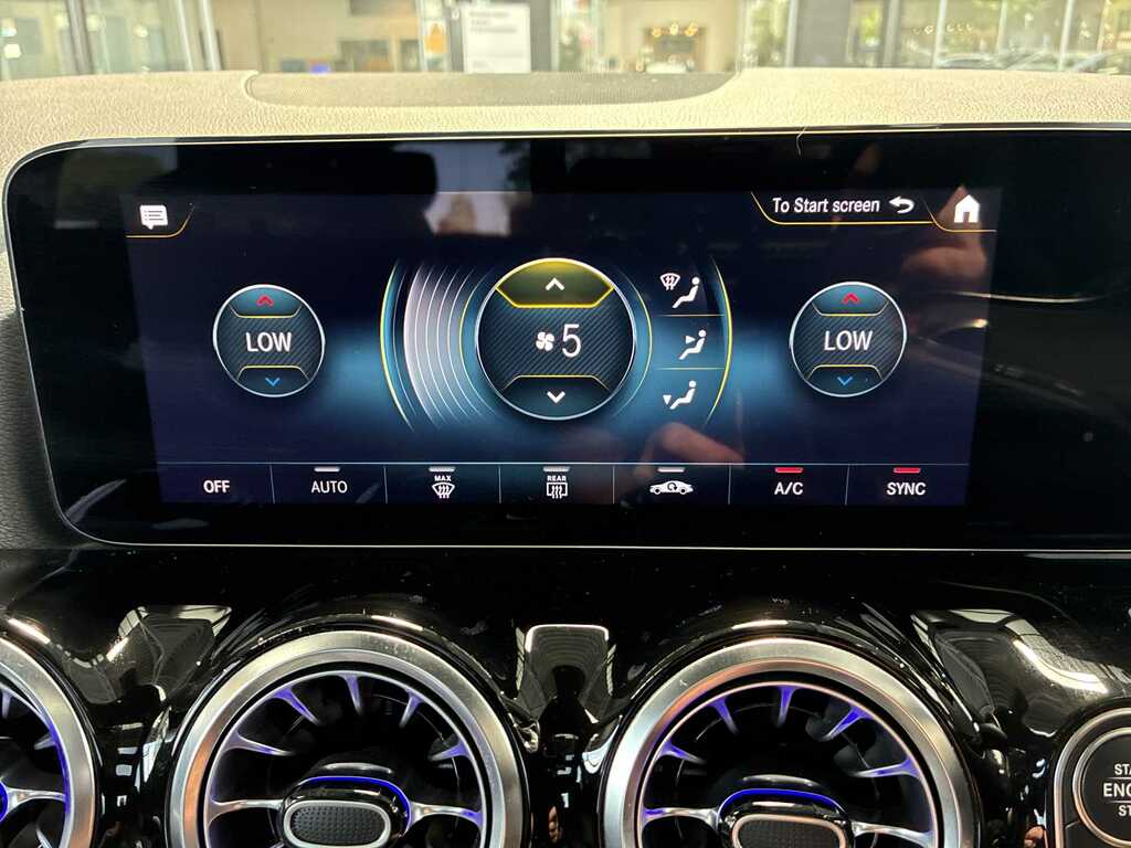 Mercedes-Benz GLA Class Suv Black #12