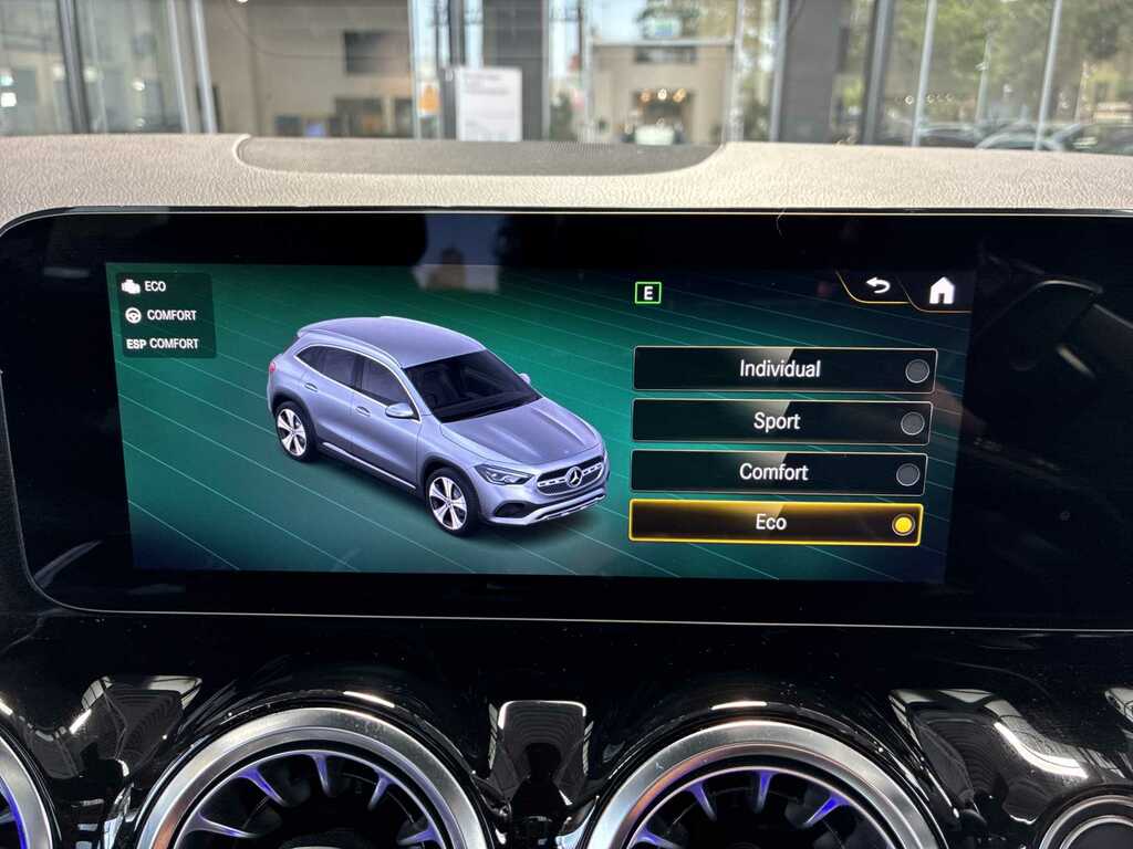 Mercedes-Benz GLA Class Suv Black #40