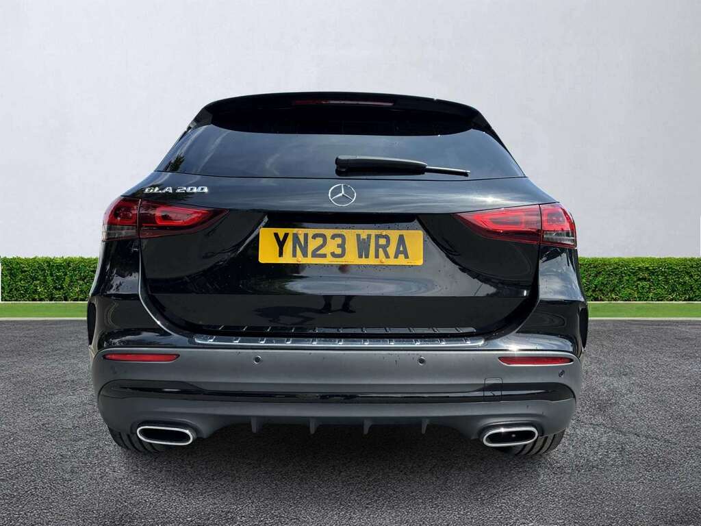 Mercedes-Benz GLA Class Gla 200 Amg Line Premium Plus Night Ed Black #4