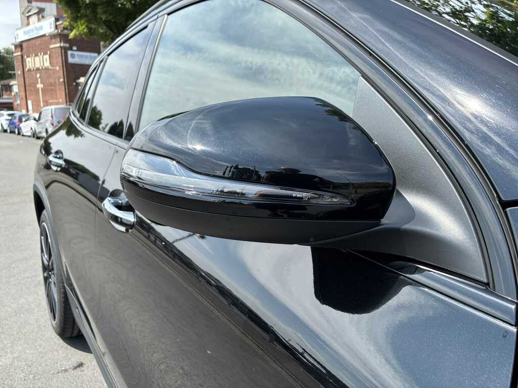 Mercedes-Benz GLA Class Suv Black #36